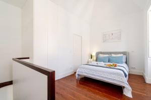 Bright Flat in Historic Foz House by HostWise