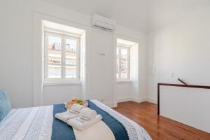 Bright Flat in Historic Foz House by HostWise