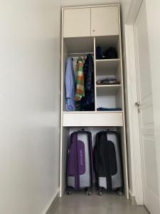 Becasina Patagonica A Luminoso monoambiente en Ushuaia con vista a las montañas