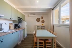 Maisons de vacances Stone house T3 in a tourist residence : photos des chambres