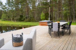 Jõeranna Pond House