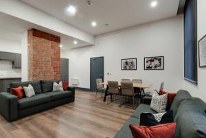Two Bedroom city center, spacious apartment 3