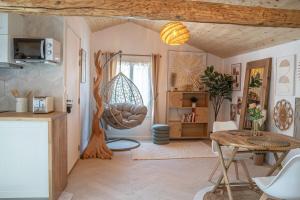 Appartements Loft & Spa Scandinave Romantique, King Size, TV 65 : photos des chambres