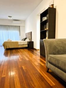 Comfortable and spacious, steps from Parque Las Heras