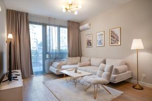 Eterna Lux Apartment with GARDEN