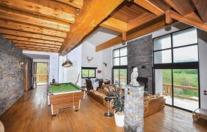 5 Bedroom Amazing Home In Réal