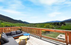 Maisons de vacances 5 Bedroom Amazing Home In Real : photos des chambres