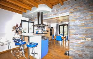 5 Bedroom Amazing Home In Réal