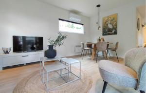 2 Bedroom Amazing Home In Hellendoorn