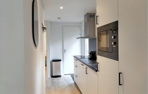 2 Bedroom Amazing Home In Hellendoorn