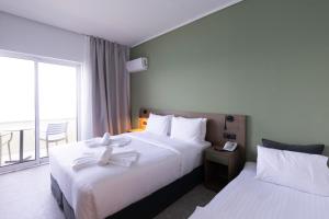 Triple Room with Sea View room in Messinian Bay