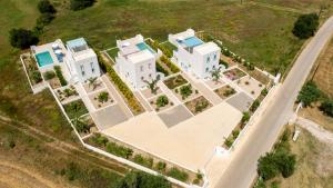 XENOS VILLA 7 with a private pool near the sea
