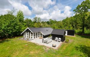 3 Bedroom Awesome Home In Oksbøl - 4hvězdičkové hotely ve městě Oksbøl