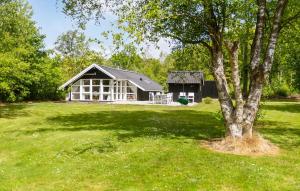 3 Bedroom Awesome Home In Oksbøl