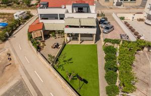 Lovely Apartment In Povljana With Wifi