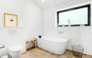 Cozy Home In Hadsund With Wifi