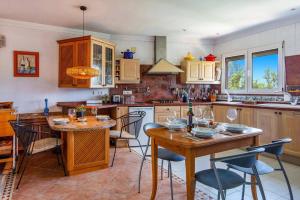 Villa Murales by Villa Plus