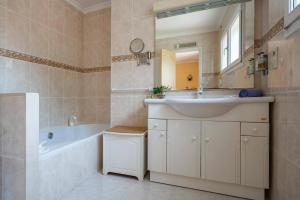 Villa Murales by Villa Plus