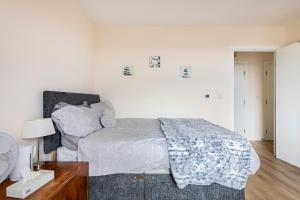 Comfy city room