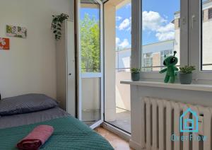 Green Room 2 minutes to City Center Gdynia & Seaside