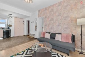 Barneys Funky Funhouse