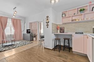 Barneys Funky Funhouse