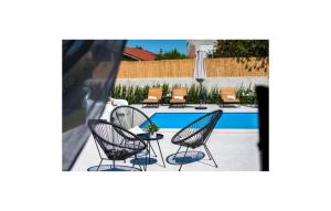 Awesome Home In Metkovic