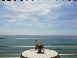 Appartement avec vue panoramique sur mer et montagne