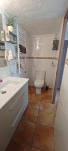 B&B / Chambres d'hotes Lou Viei Jas : Chambre Double - Vue sur Jardin