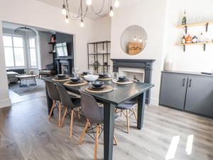 52 Barony Road