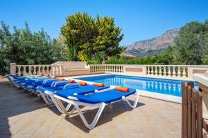 Villa Estiu by Villa Plus