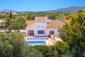 Villa Estiu by Villa Plus