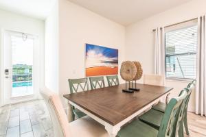 Beautiful Cottage With Private Pool Near Disney With Margaritaville Resort & Island H20 Access - 8153Su