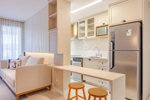 Apartamento alto padrão com piscina em Bombinhas