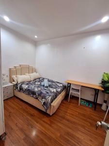 A2 2-Bedrooms Apartment 2 Queen Size Beds Transient House near Abreeza Mall, USEP Obrero, Victoria Plaza, SM Lanang and SPMC