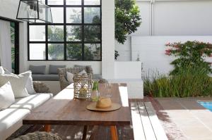 Best of Both! Mountain and Sea View Home.