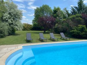 Maisons de vacances Gite de charme Jas de Berrias Ardeche du Sud Piscine : photos des chambres