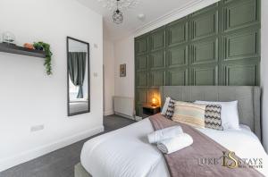 Luke Stays - Whitehall Road