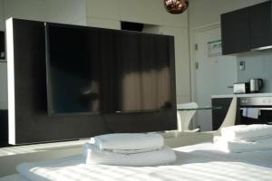 Designer Apartment I 5 Minutes to Park I Fast Wifi