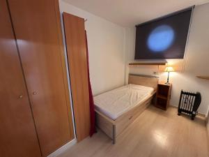 Bonito piso en Roses con piscina y parking AV-66