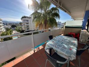 Bonito piso en Roses con piscina y parking AV-66