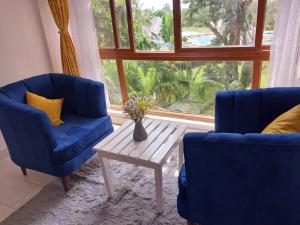 Tropical Studio with 3 Pools and AC