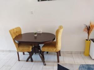 Tropical Studio with 3 Pools and AC