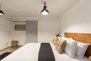 Near One Nimman 4Bedrooms TownHouse