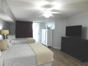 Yacht Club Villas #1-202