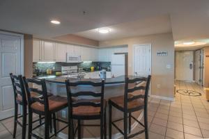 Yacht Club Villas #2-204