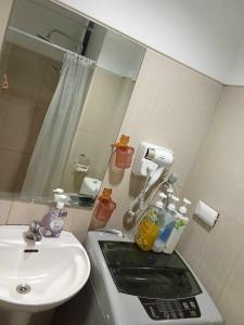 241-1br -1bed 1 extra mattress