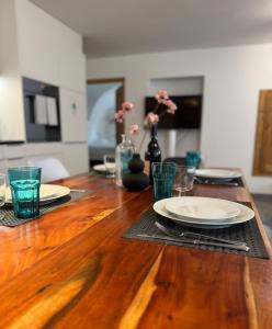 Moderne helle Ferienwohnung 1-6 Pers - Chasa32 in Guarda