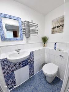 Robinhuts Views Apartments