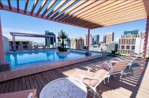 Bright & Chic Studio at The Rose